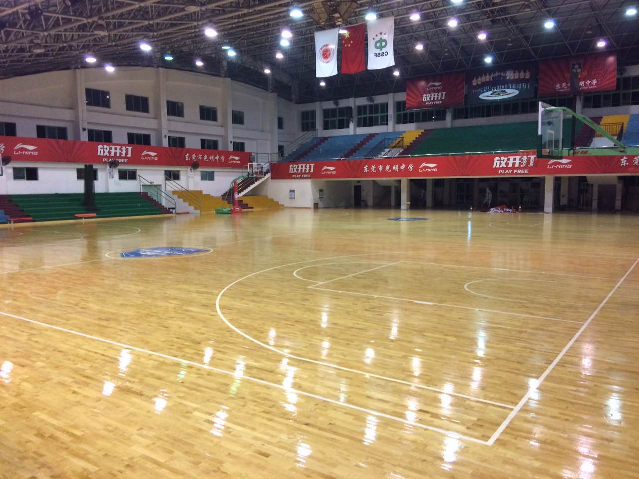 东莞光明中学篮球场木地板1.jpg